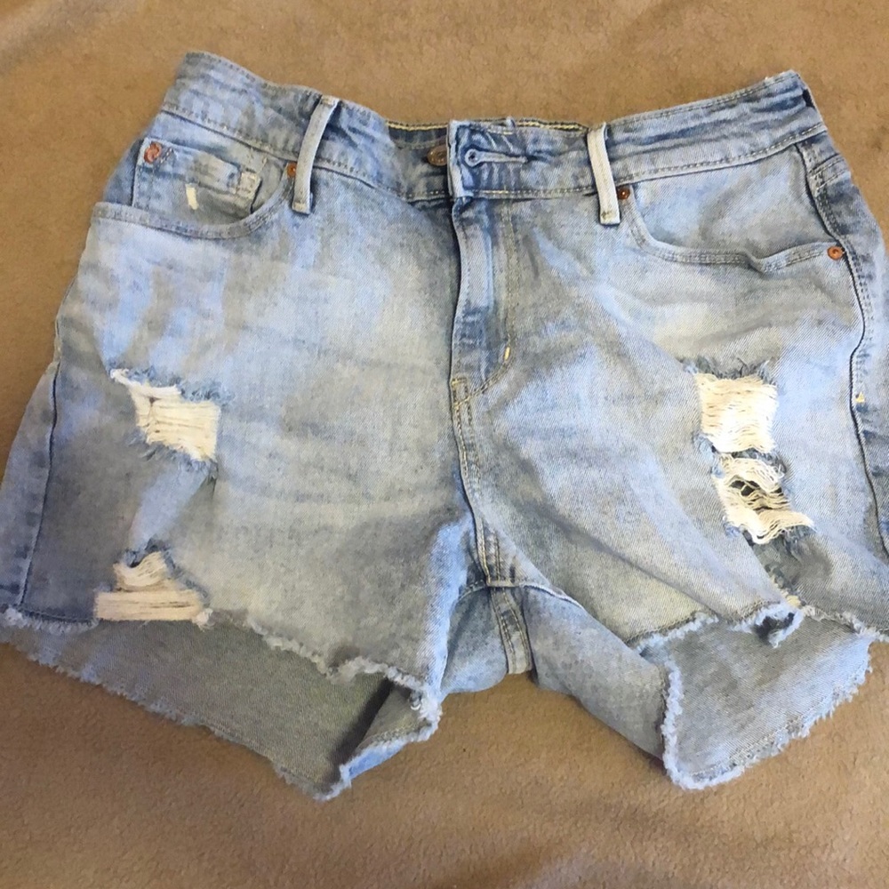 Slightly distressed high rise Denizen Jean shorts